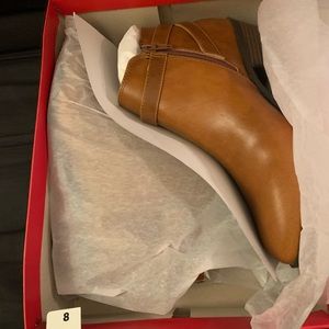 Women’s Spencer boots size 8
